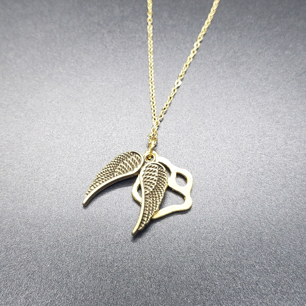Paw Print Angel Wing Gold Necklace - Picture 4 of 5